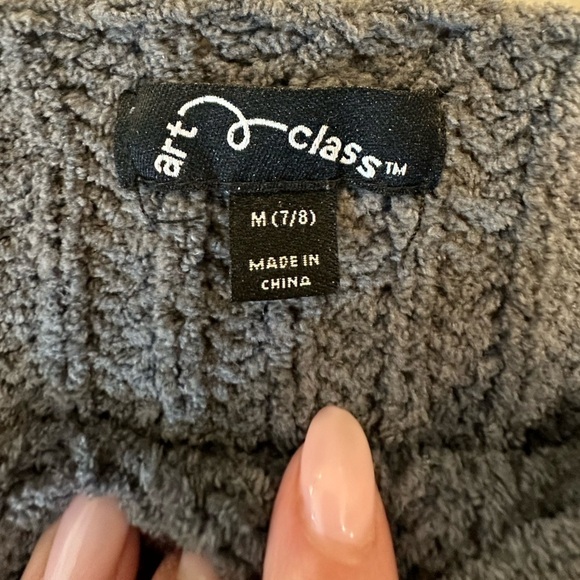 Cropped Long Sleeve with Cut Outs Sweater Women’s size Medium - Picture 8 of 12